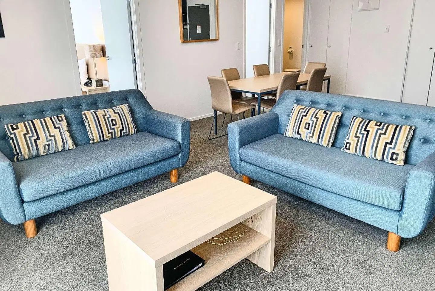 RAMADA SUITES ALBANY LOUNGE_LOBBY