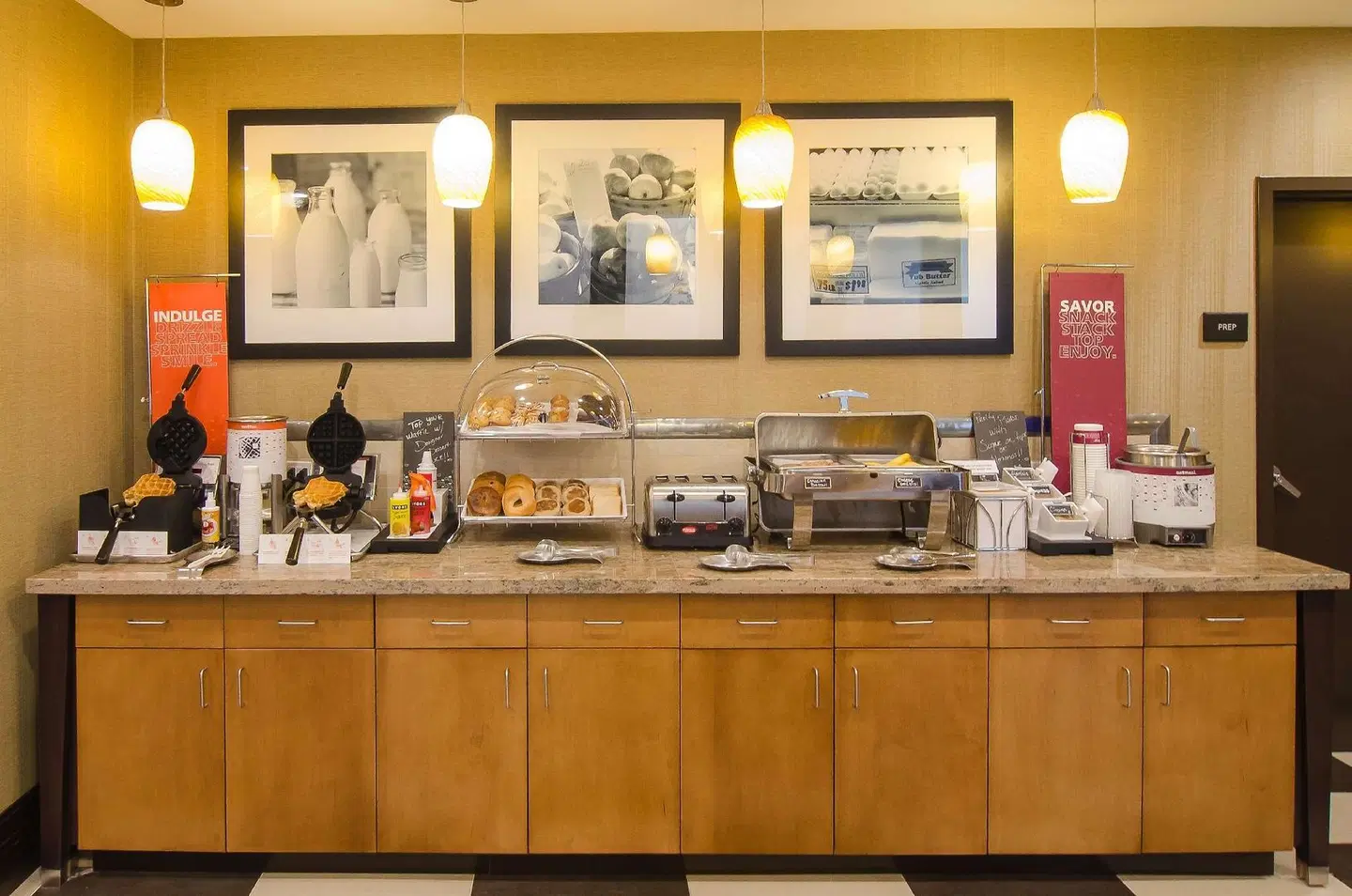 Hampton Inn & Suites Houston North IAH Restaurant