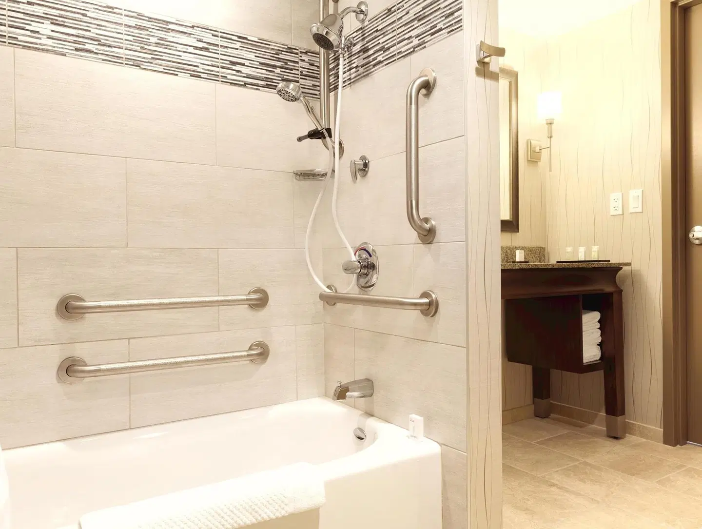 Embassy Suites by Hilton Saratoga Springs Badezimmer
