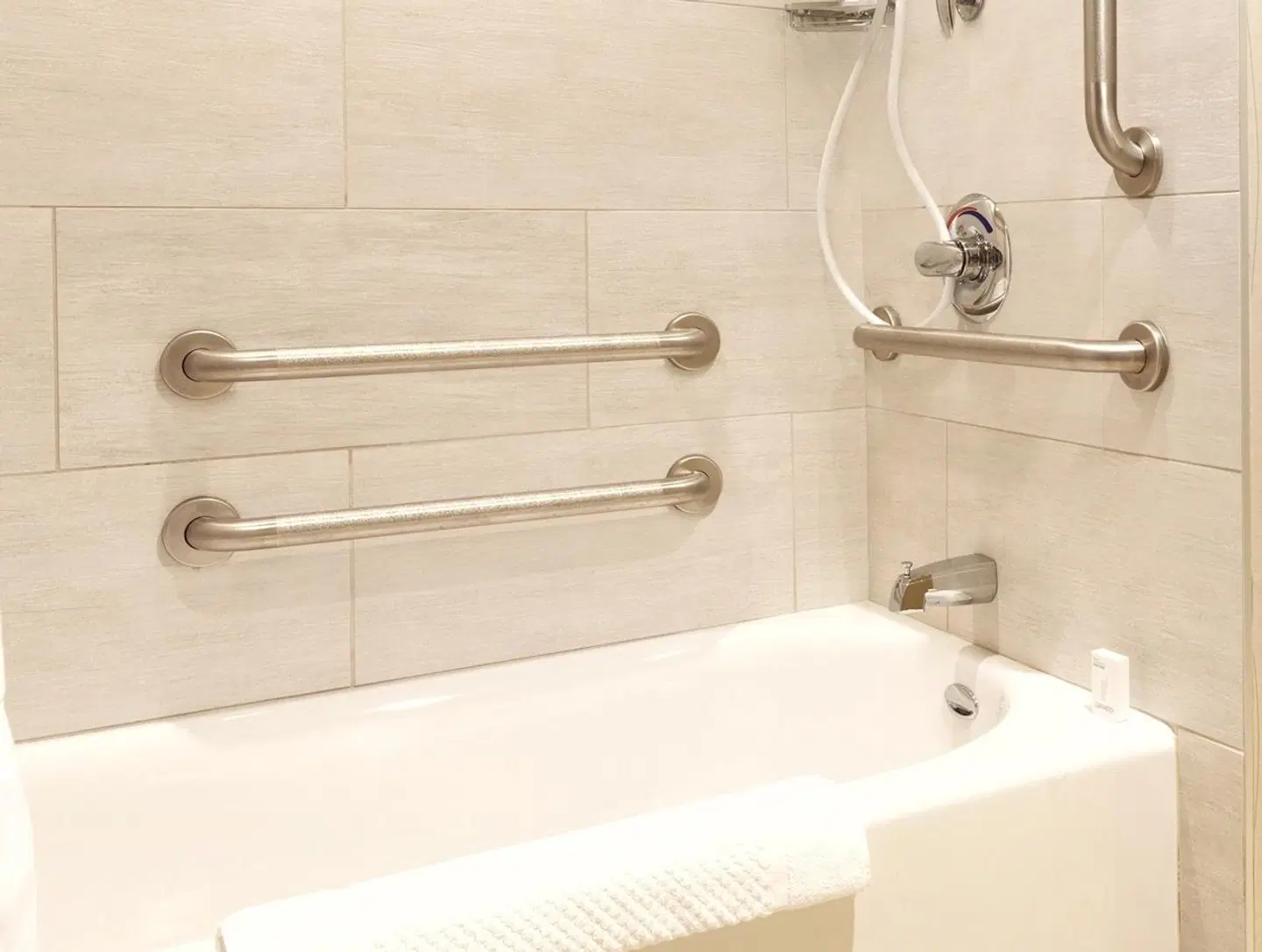 Embassy Suites by Hilton Saratoga Springs Badezimmer