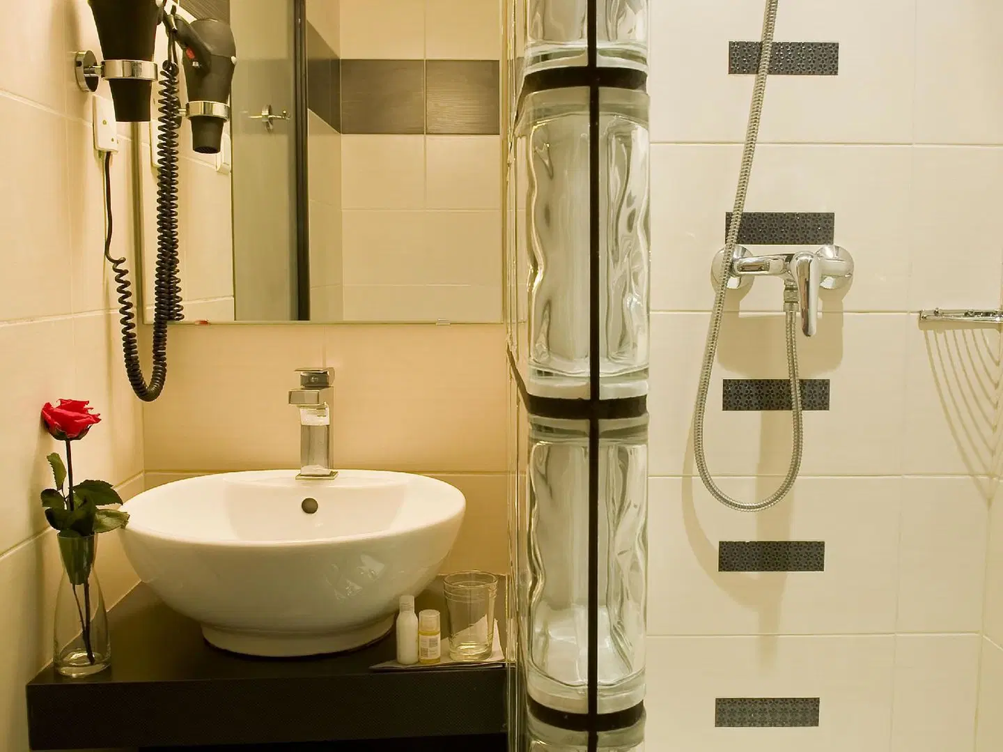 Hôtel Carré Vieux Port Badezimmer