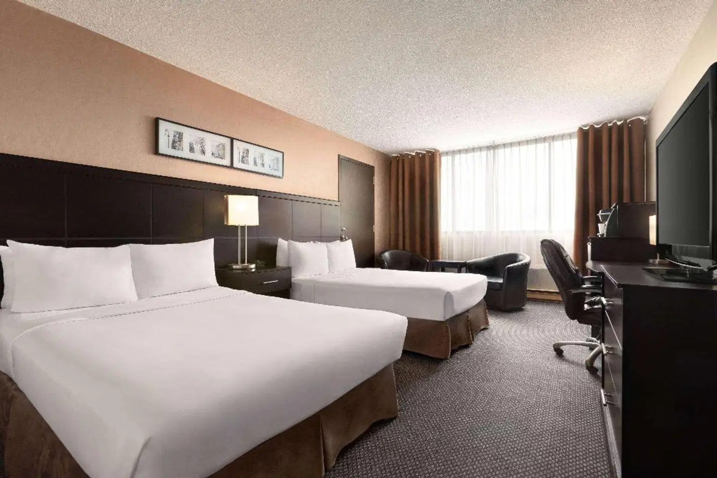 Travelodge by Wyndham Hotel & Convention Centre Quebec ROOM_EXAMPLE