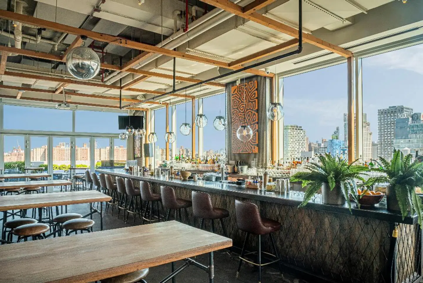 Hotel Indigo Lower East Side New York by IHG Bar