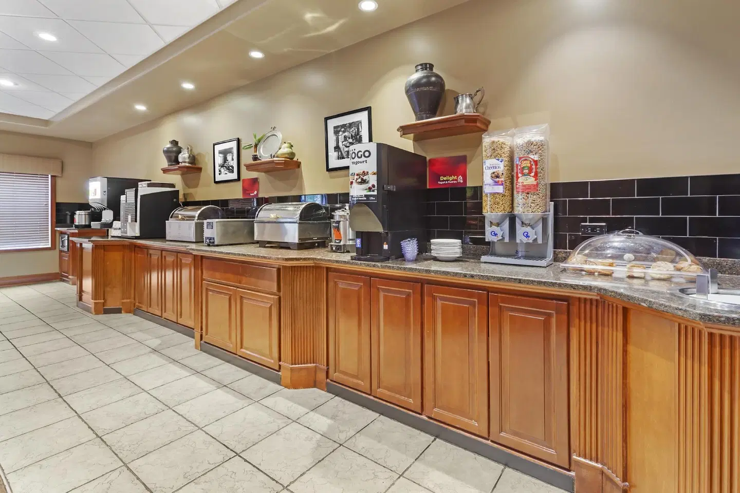 Best Western Plus Meridian Bar