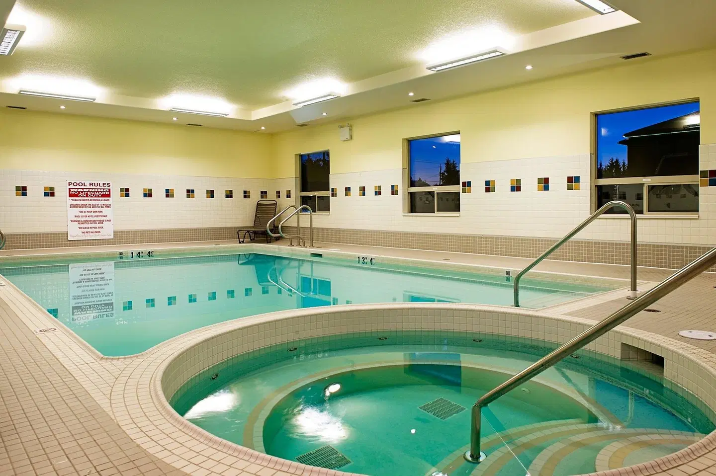 Holiday Inn & Suites Lloydminster by IHG Hallenbad