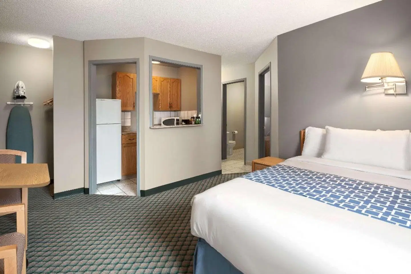 Edmonton International Airport /Leduc Travelodge Suites ROOM_EXAMPLE