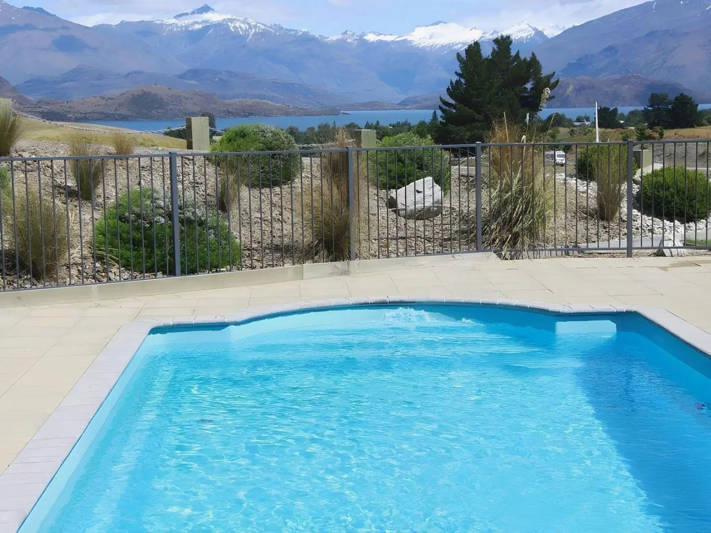 Distinction Wanaka Alpine Resort OUTDOOR_POOL