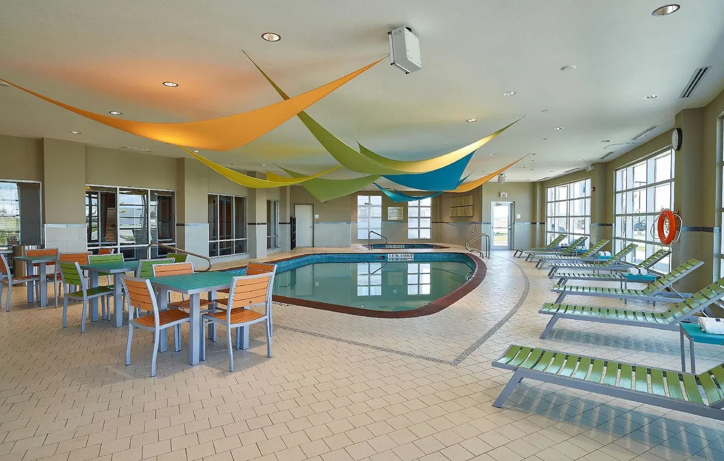 Homewood Suites by Hilton Calgary-Airport Hallenbad