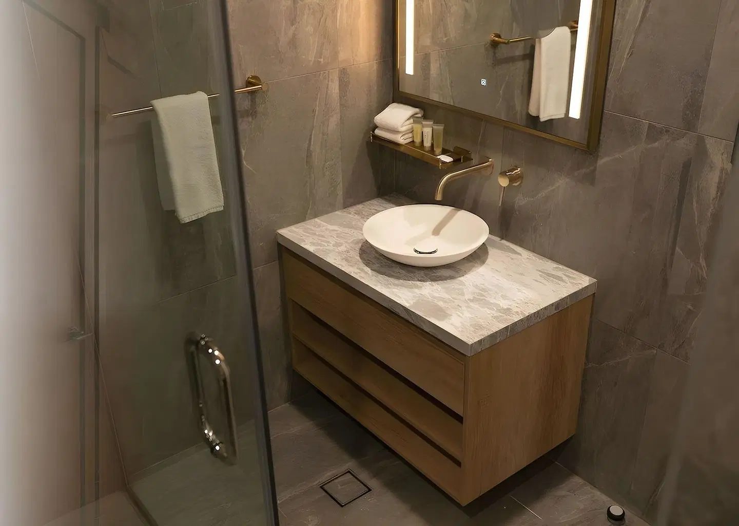 Poenamo Hotel Badezimmer