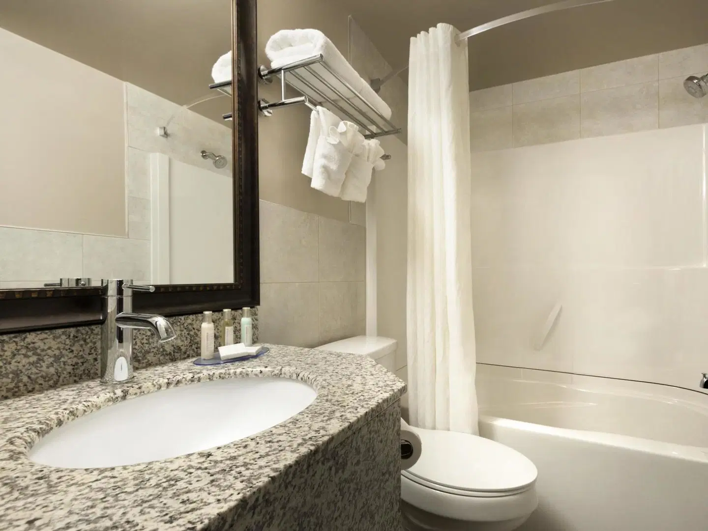 Travelodge Lethbridge Badezimmer