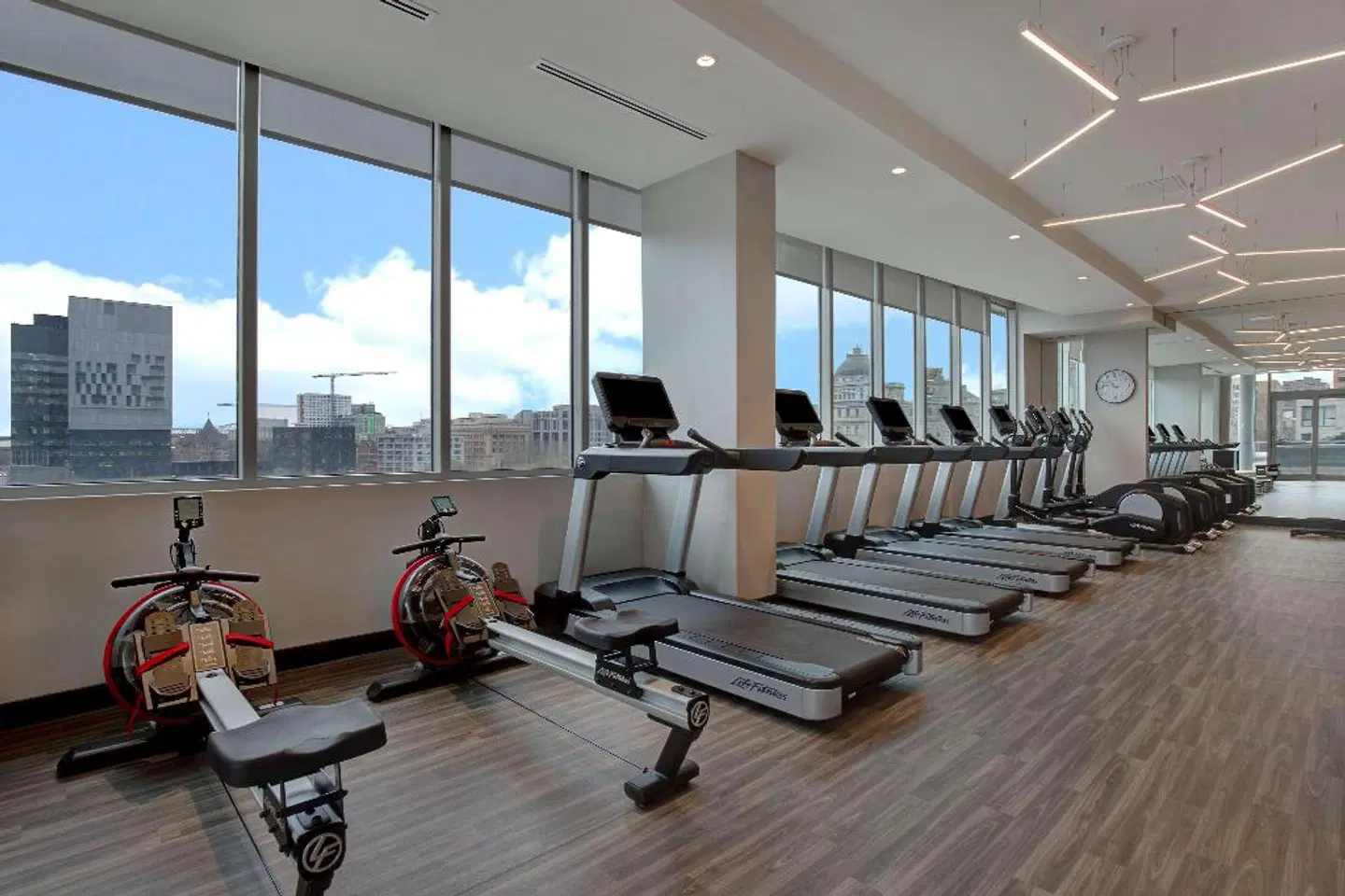 Hampton Inn by Hilton Montreal Downtown SPORTS_AND_LEISURE