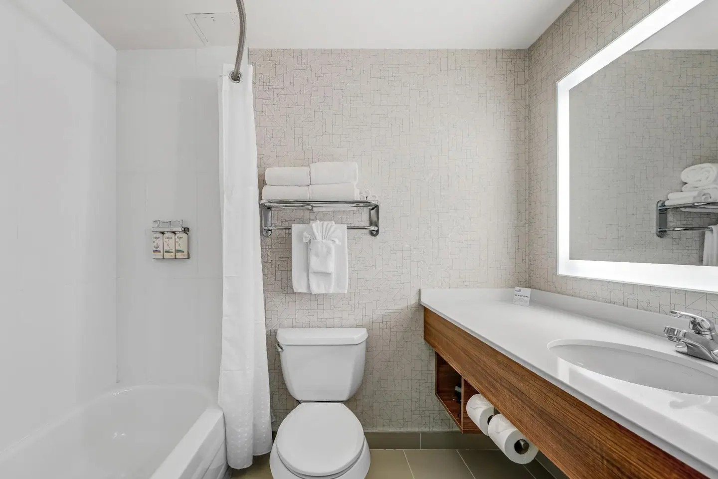 Holiday Inn Express & Suites Edmonton South by IHG Badezimmer