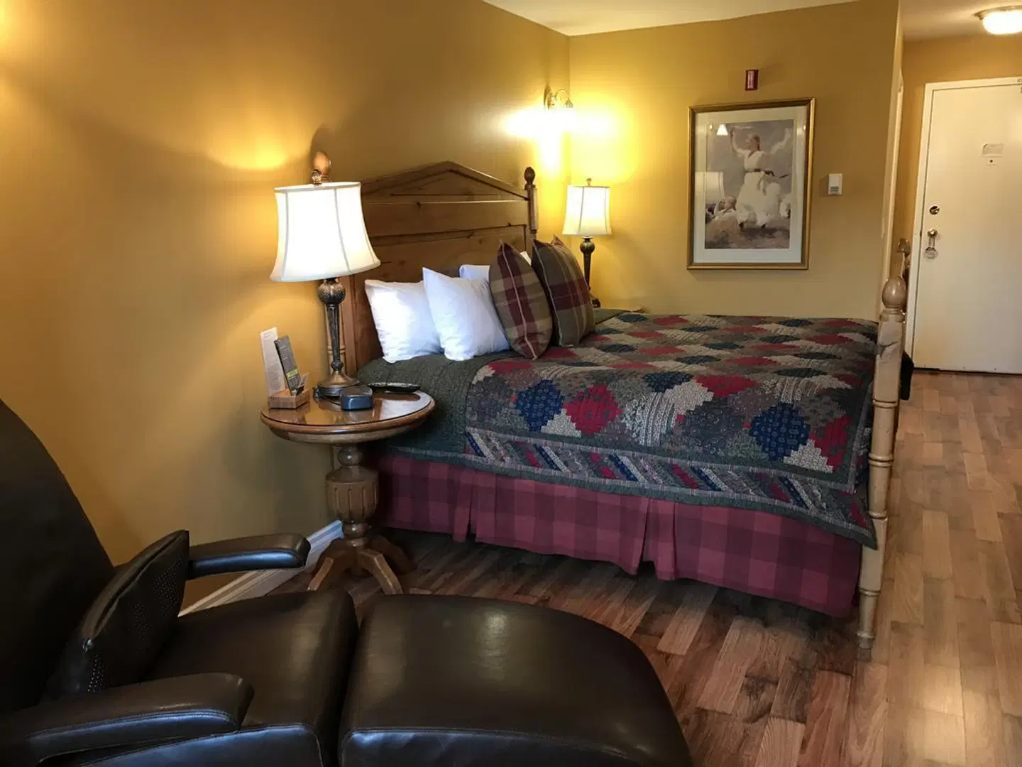 Lady MacDonald Country Inn ROOM_EXAMPLE