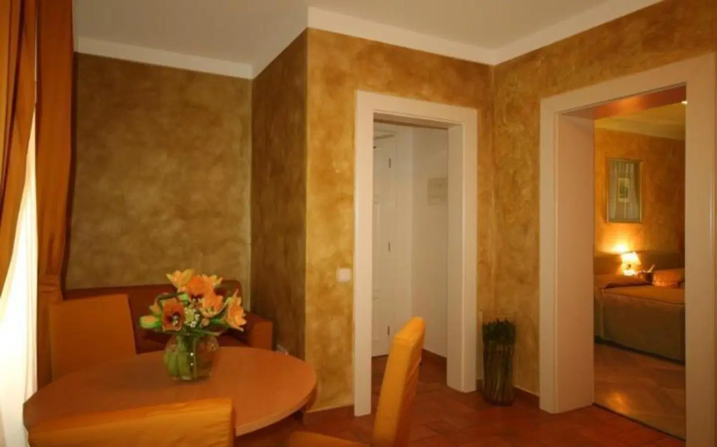 Roma ROOM_EXAMPLE