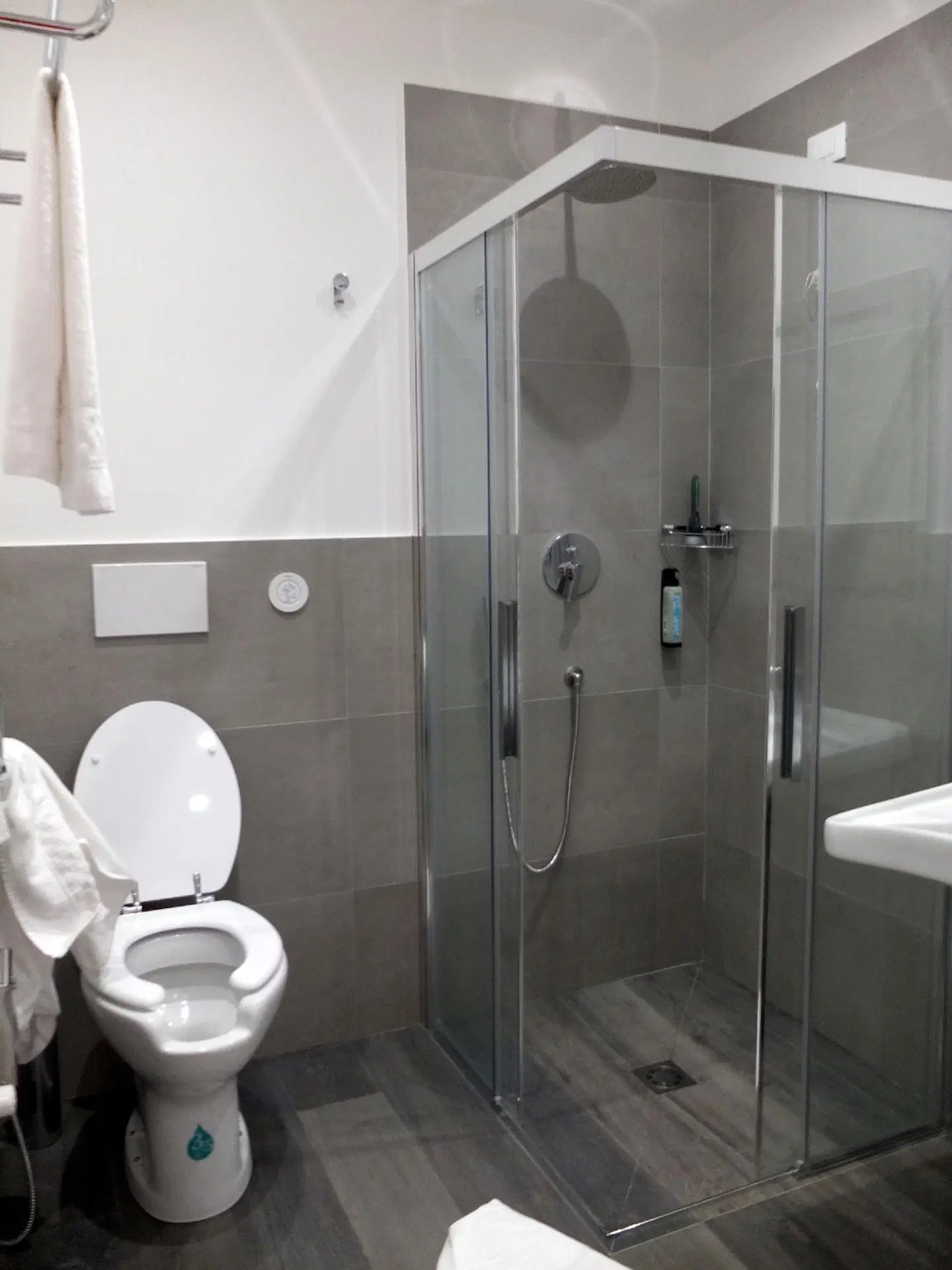 ASTORIA GOLDEN GATE Badezimmer