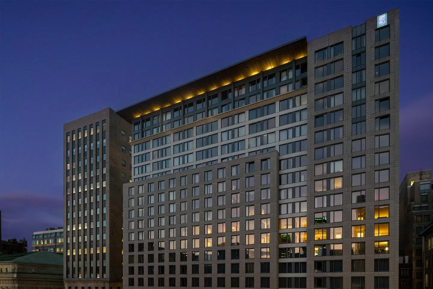 Embassy Suites by Hilton - Montreal EXTERIOR