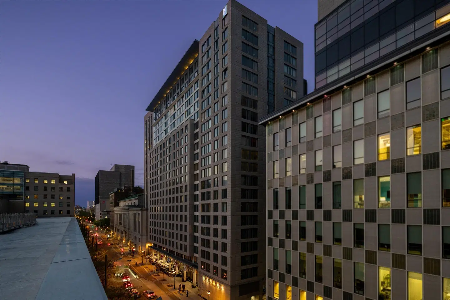 Embassy Suites by Hilton - Montreal EXTERIOR