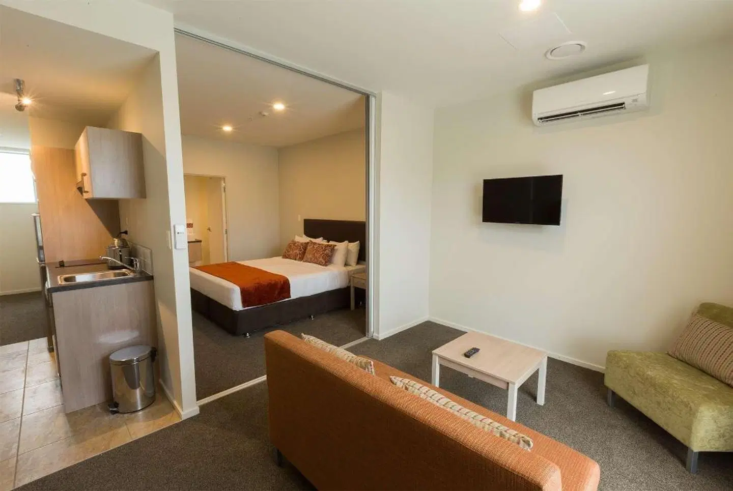 Ramada Suites by Wyndham Christchurch City ROOM_EXAMPLE