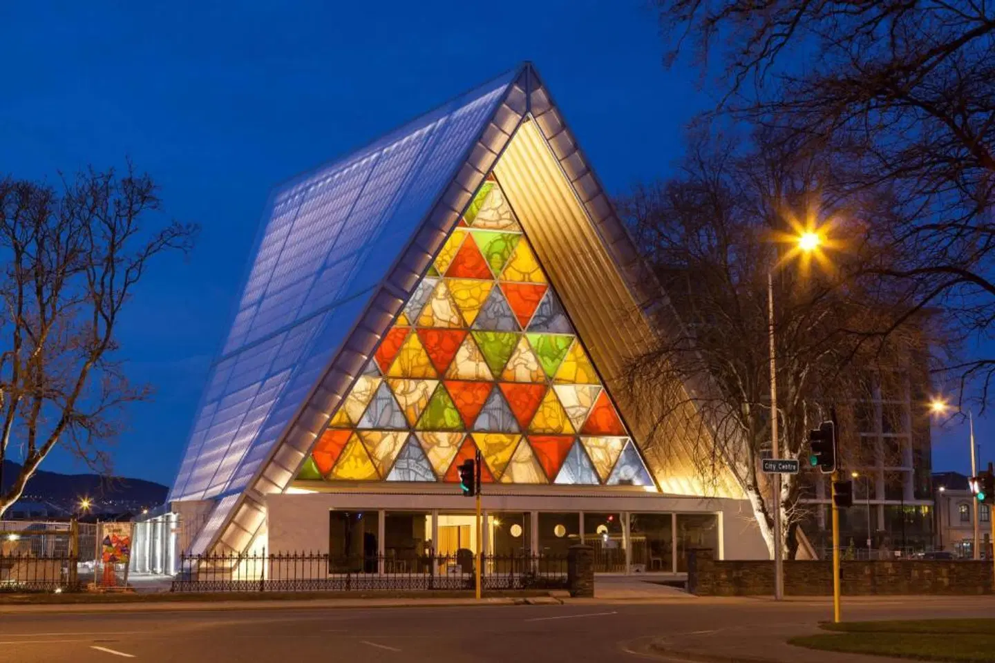 Ramada Suites by Wyndham Christchurch City EXTERIOR