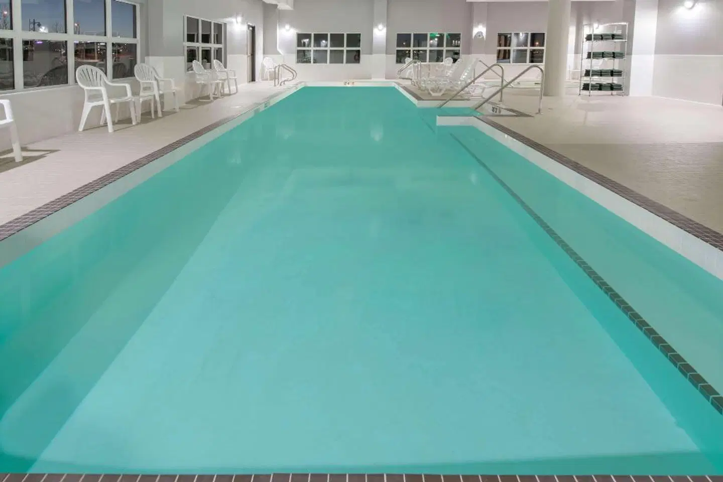 Hotel 11, MOD A Sonesta Collection Hallenbad