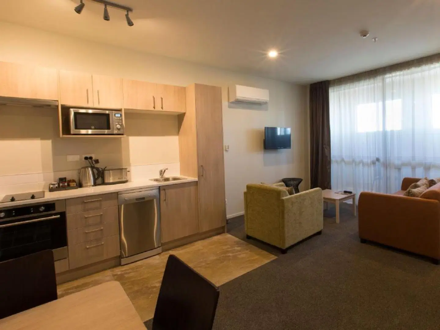 Ramada Suites by Wyndham Christchurch City ROOM_EXAMPLE