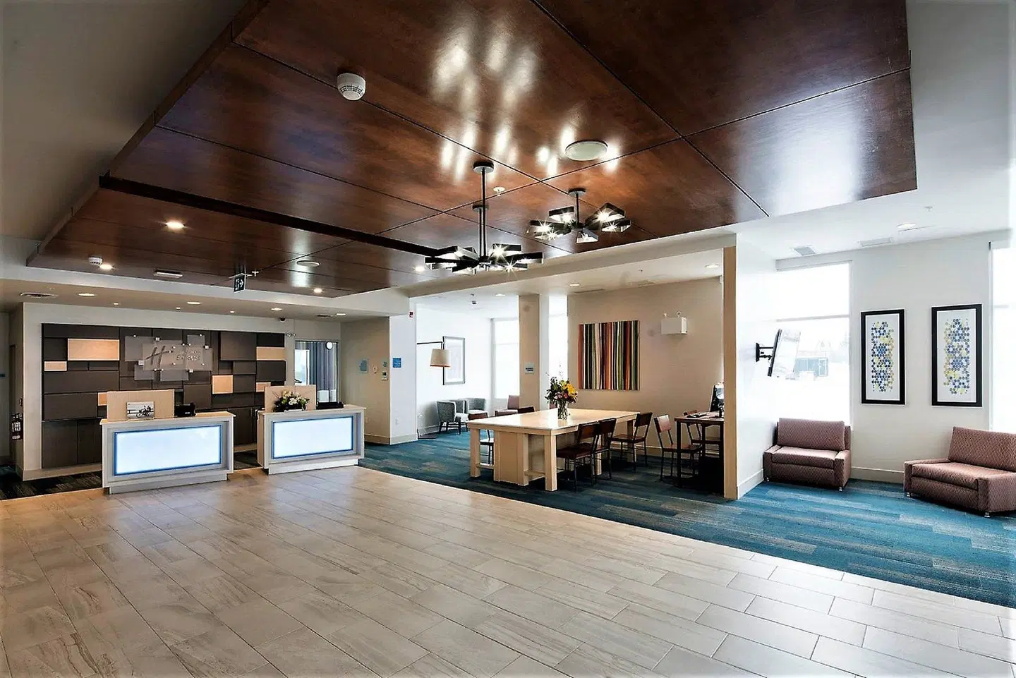 Holiday Inn Express Red Deer North LOUNGE_LOBBY