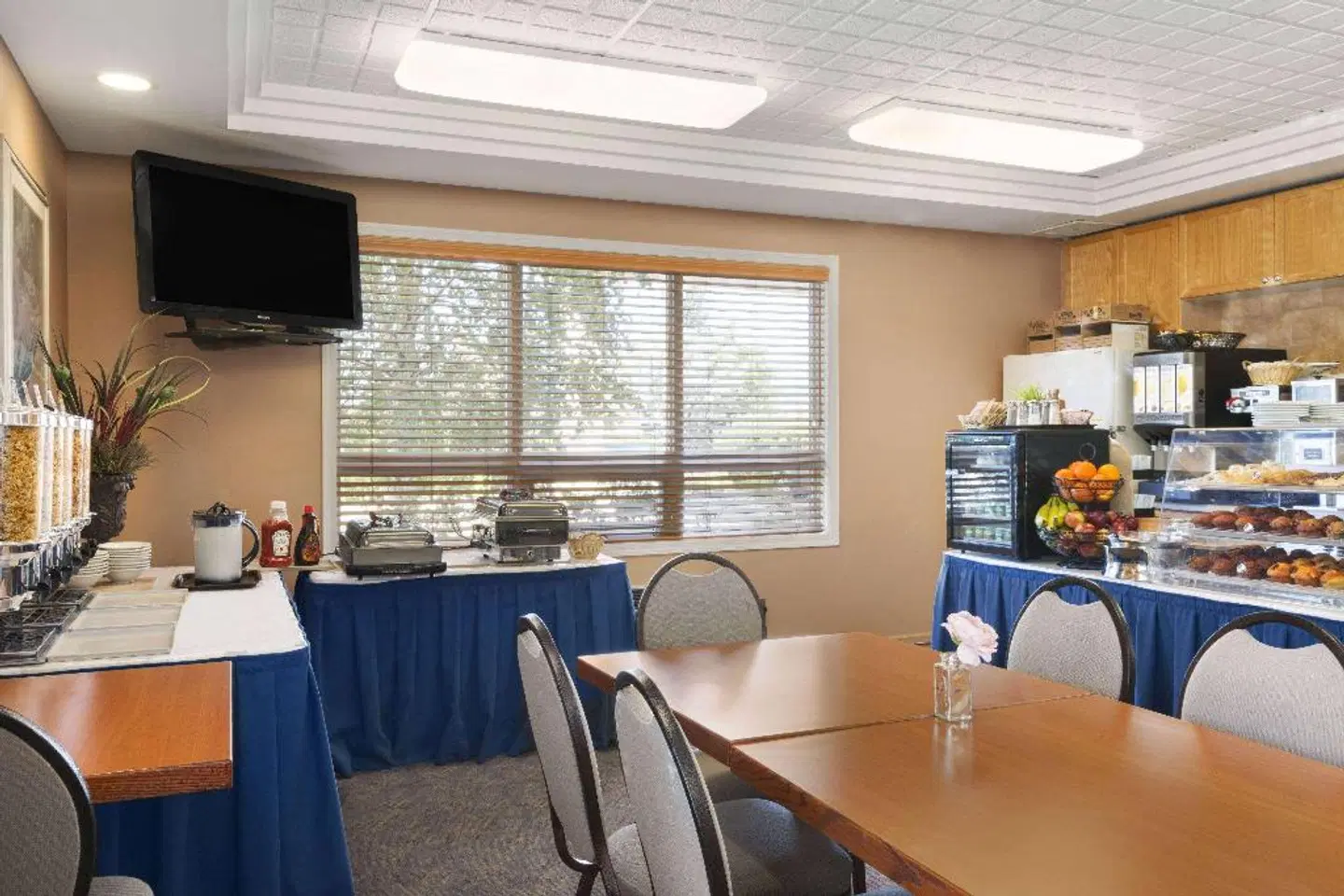 Travelodge by Wyndham Spruce Grove Bar