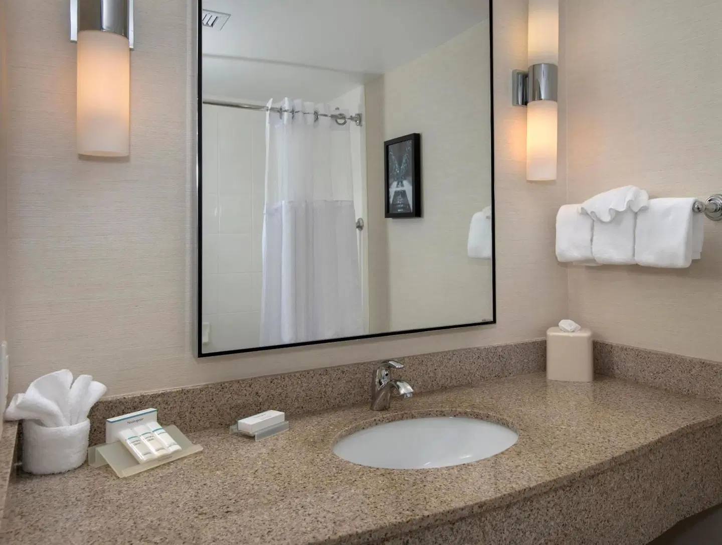 Hilton Garden Inn Albany Medical Center Badezimmer