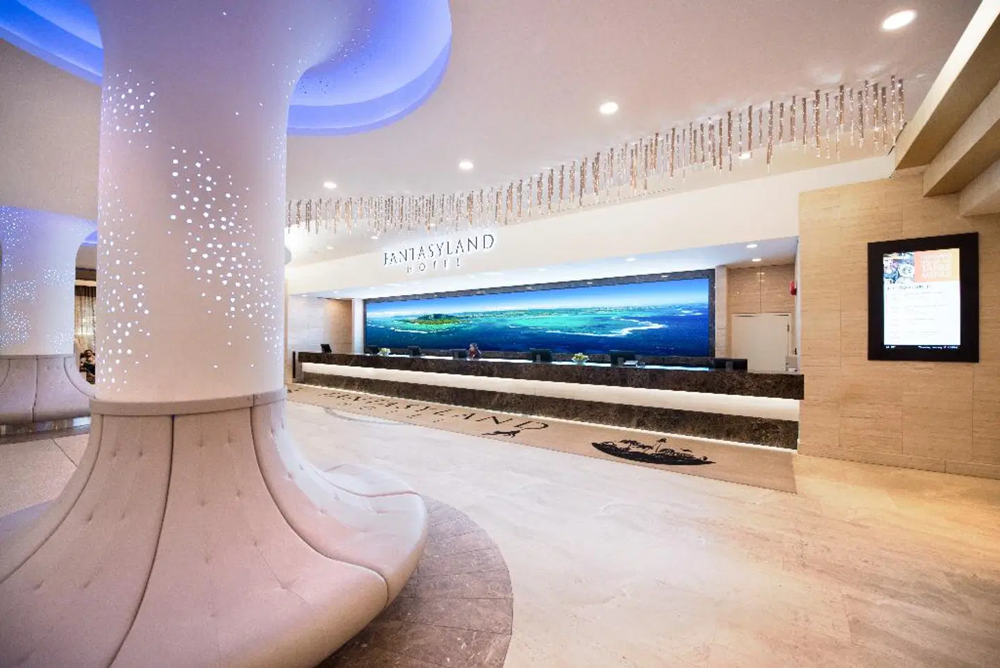 Fantasyland Hotel LOUNGE_LOBBY
