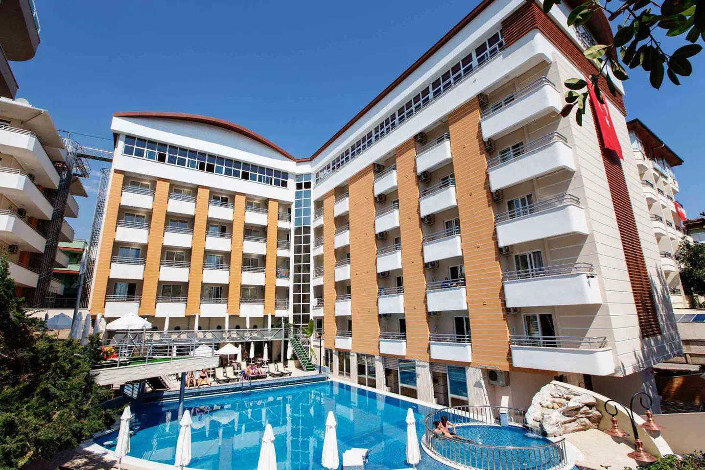 Alaiye Kleopatra EXTERIOR