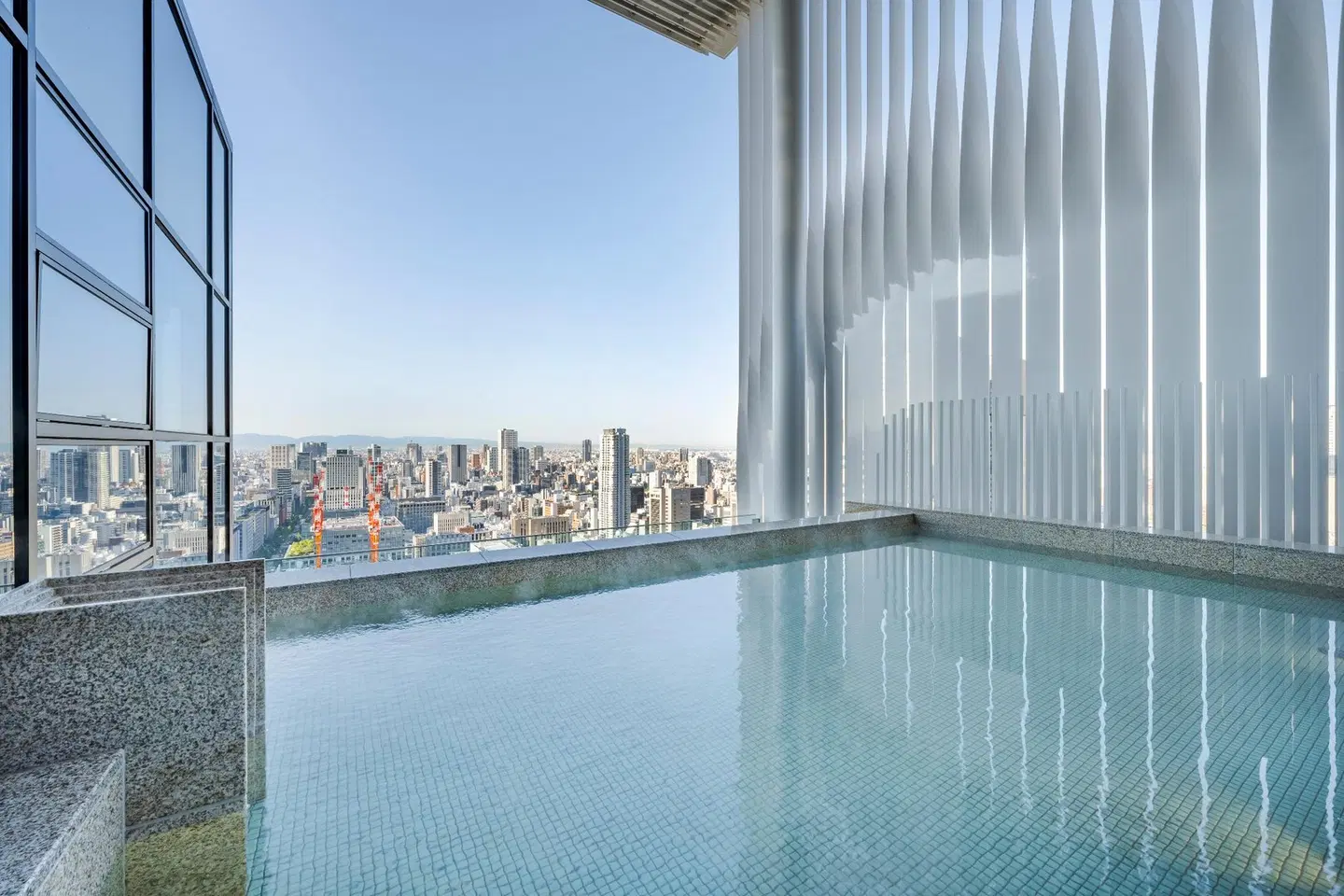Candeo Hotels Osaka The Tower OUTDOOR_POOL