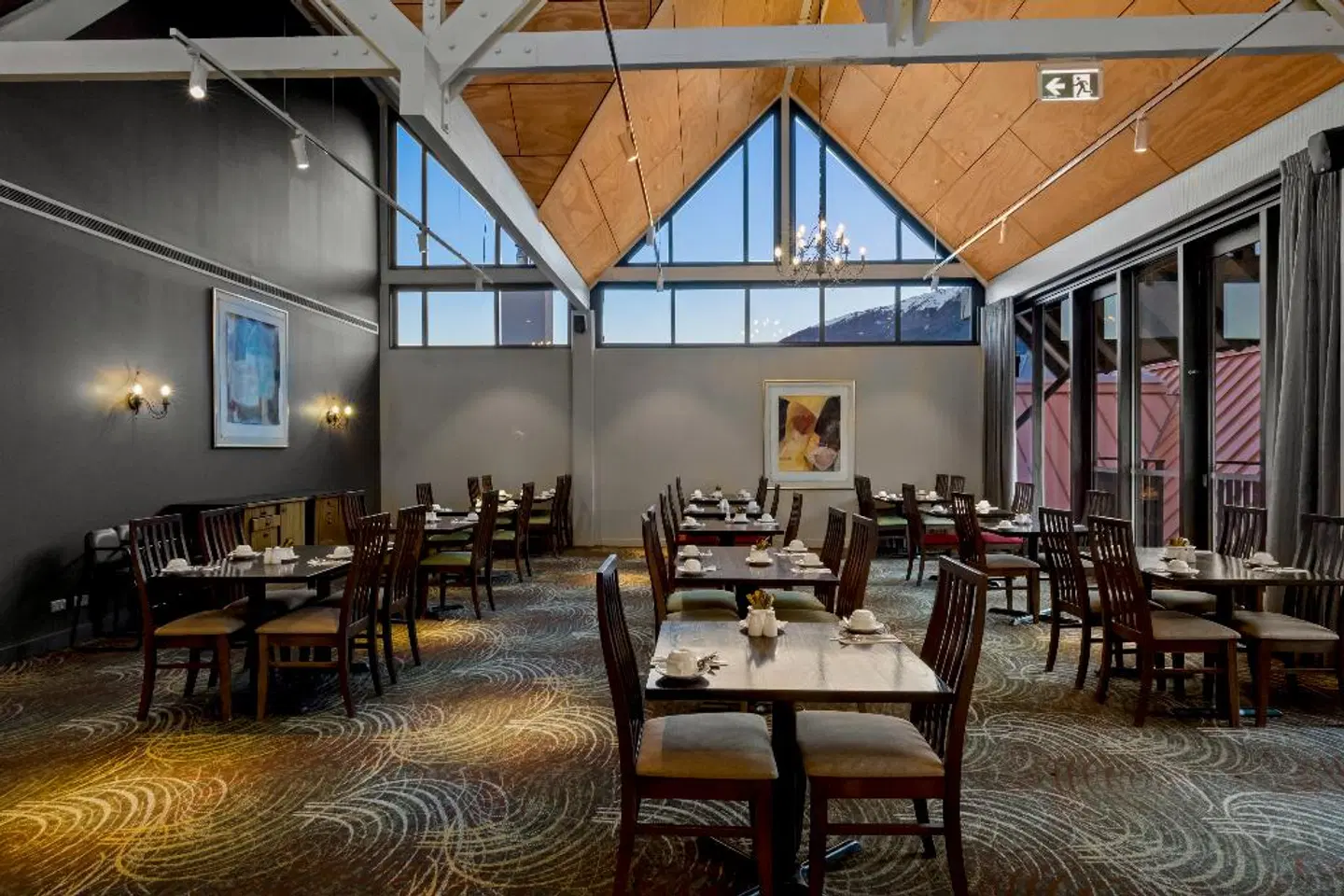Copthorne Lakefront Hotel & Resort Restaurant