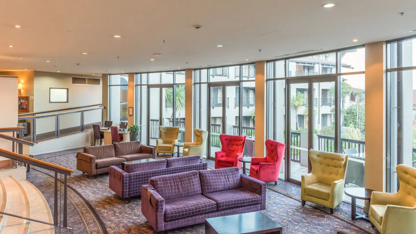 Copthorne Lakefront Hotel & Resort LOUNGE_LOBBY