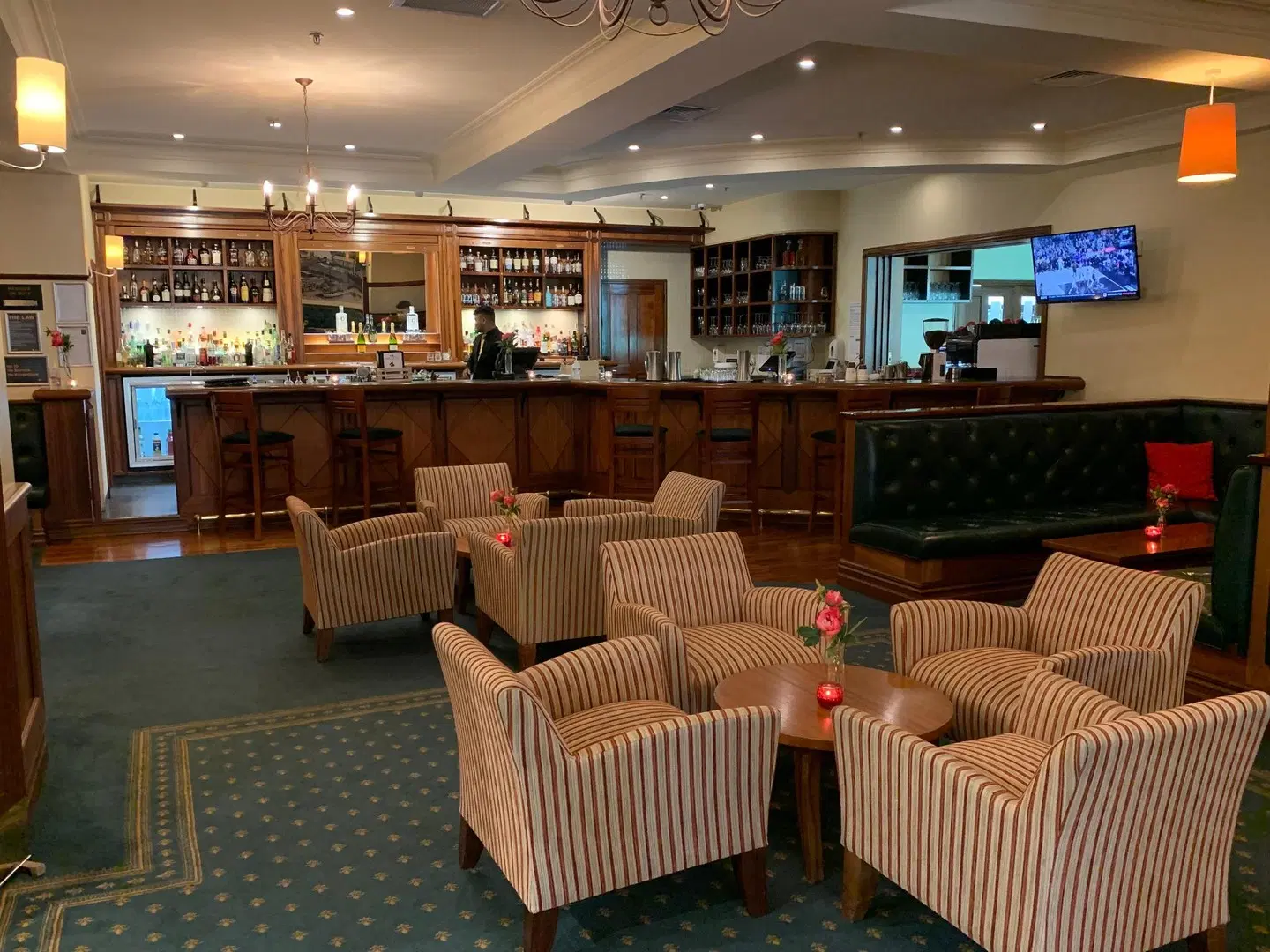 Rutherford Hotel Nelson - A Heritage Hotel Bar