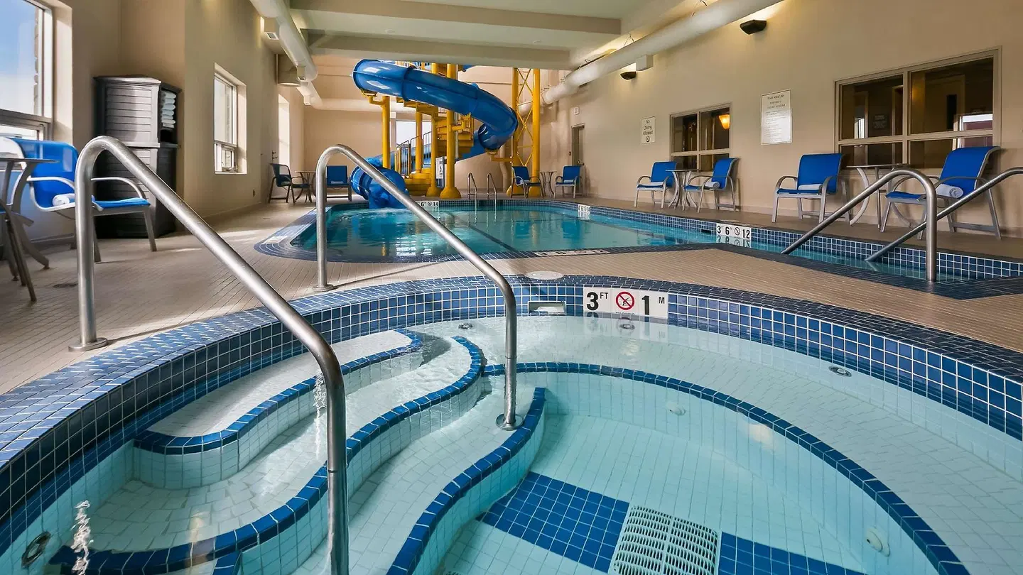 Best Western Plus Okotoks Inn & Suites Hallenbad