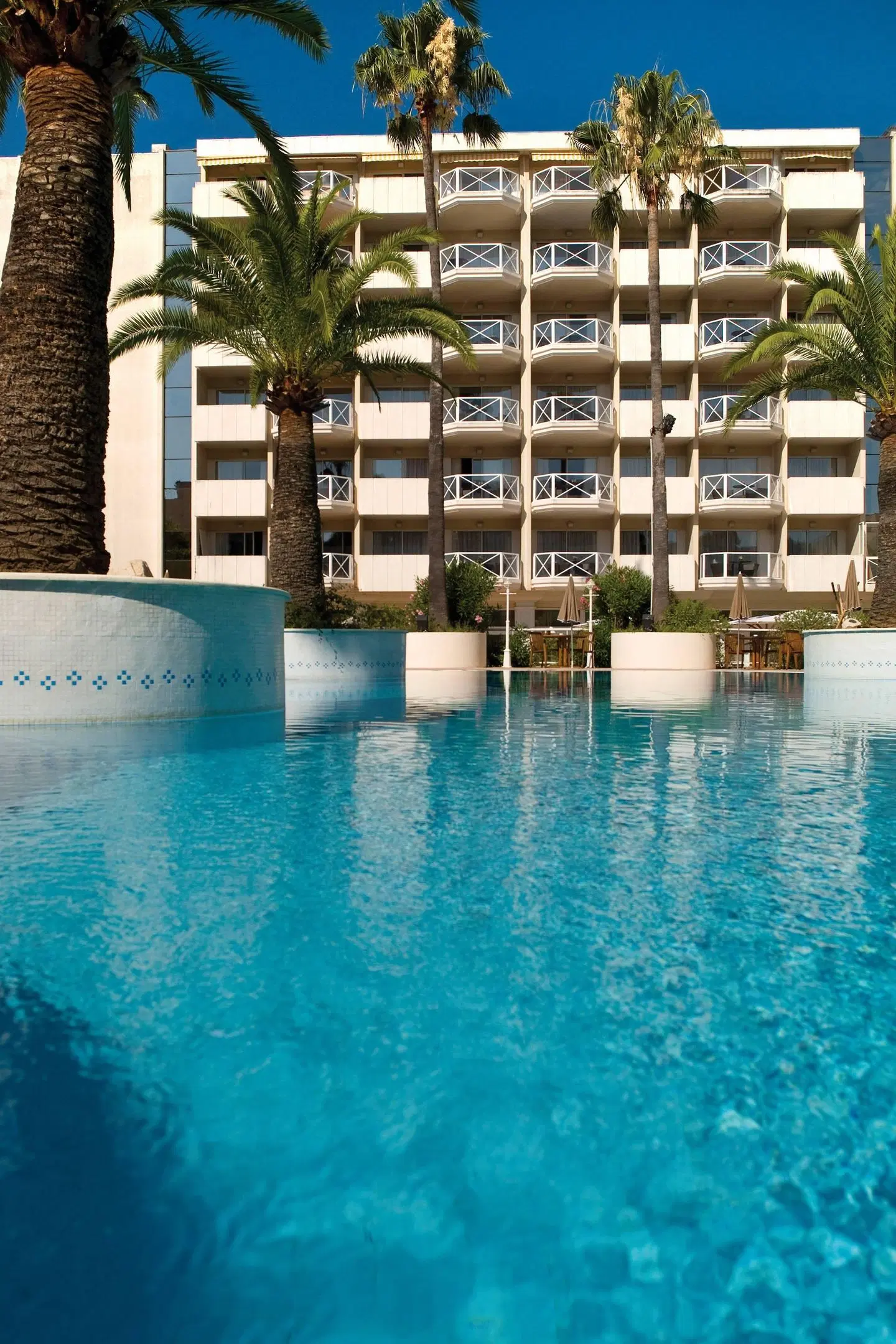 AC Hotel by Marriott Ambassadeur Antibes- Juan les Pins OUTDOOR_POOL