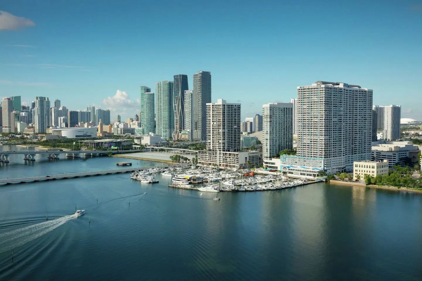 DoubleTree by Hilton Grand Hotel Biscayne Bay EXTERIOR