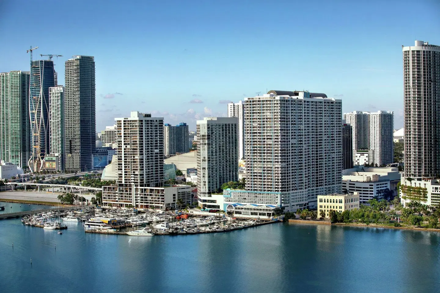 DoubleTree by Hilton Grand Hotel Biscayne Bay EXTERIOR