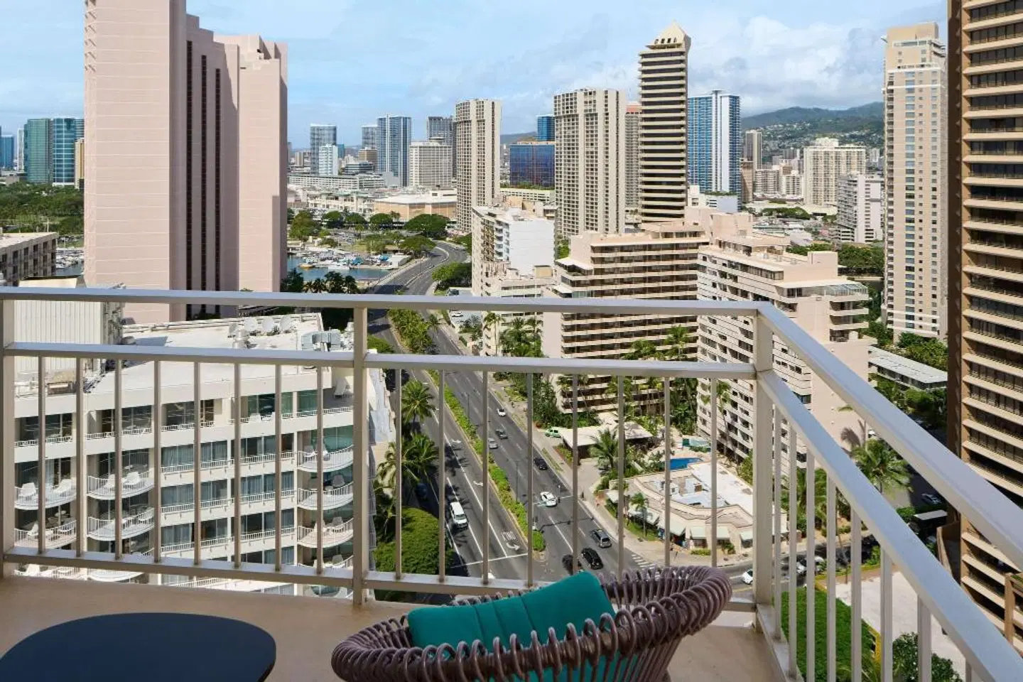 Ilikai Hotel & Luxury Suites EXTERIOR