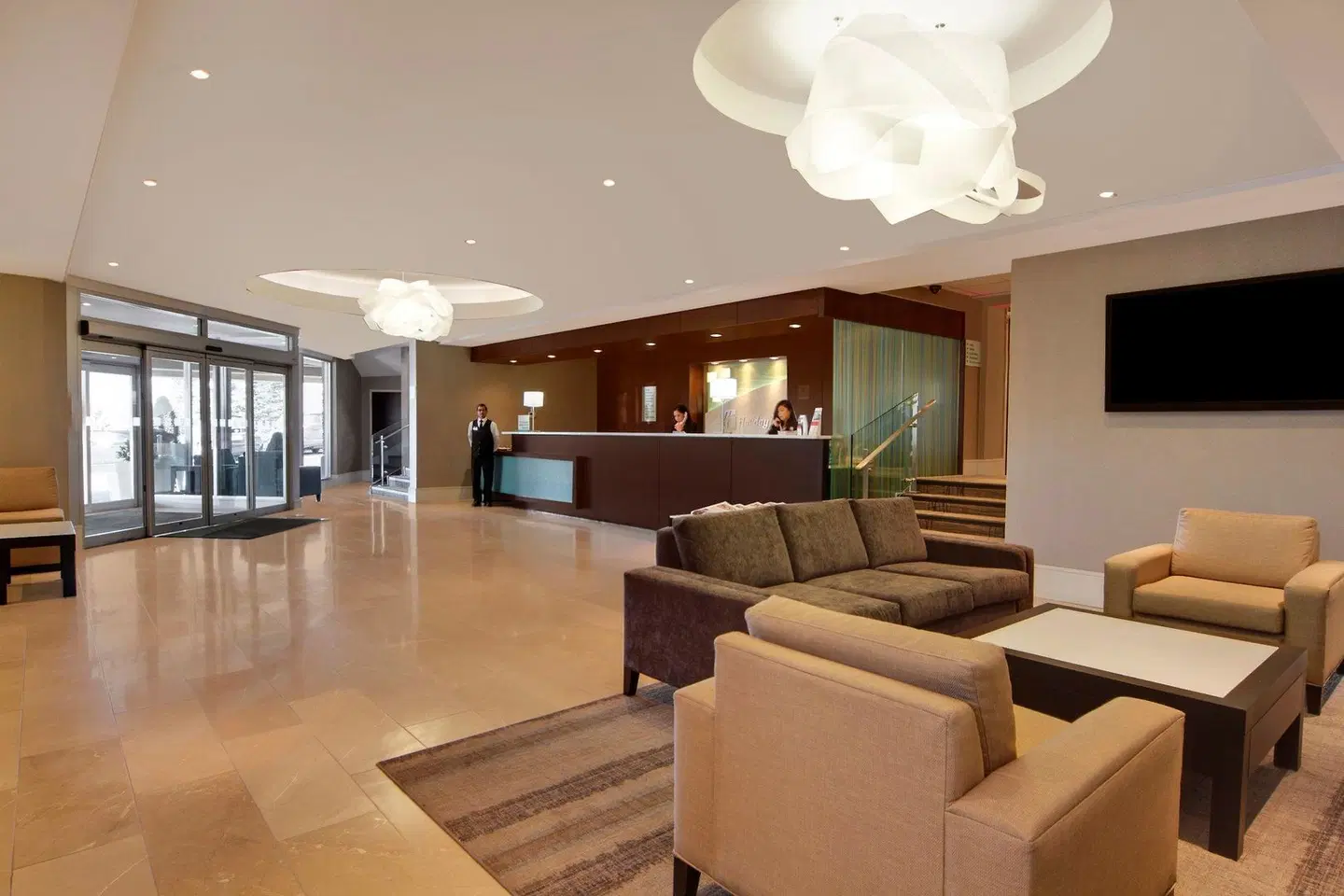 Holiday Inn Calgary Airport by IHG LOUNGE_LOBBY