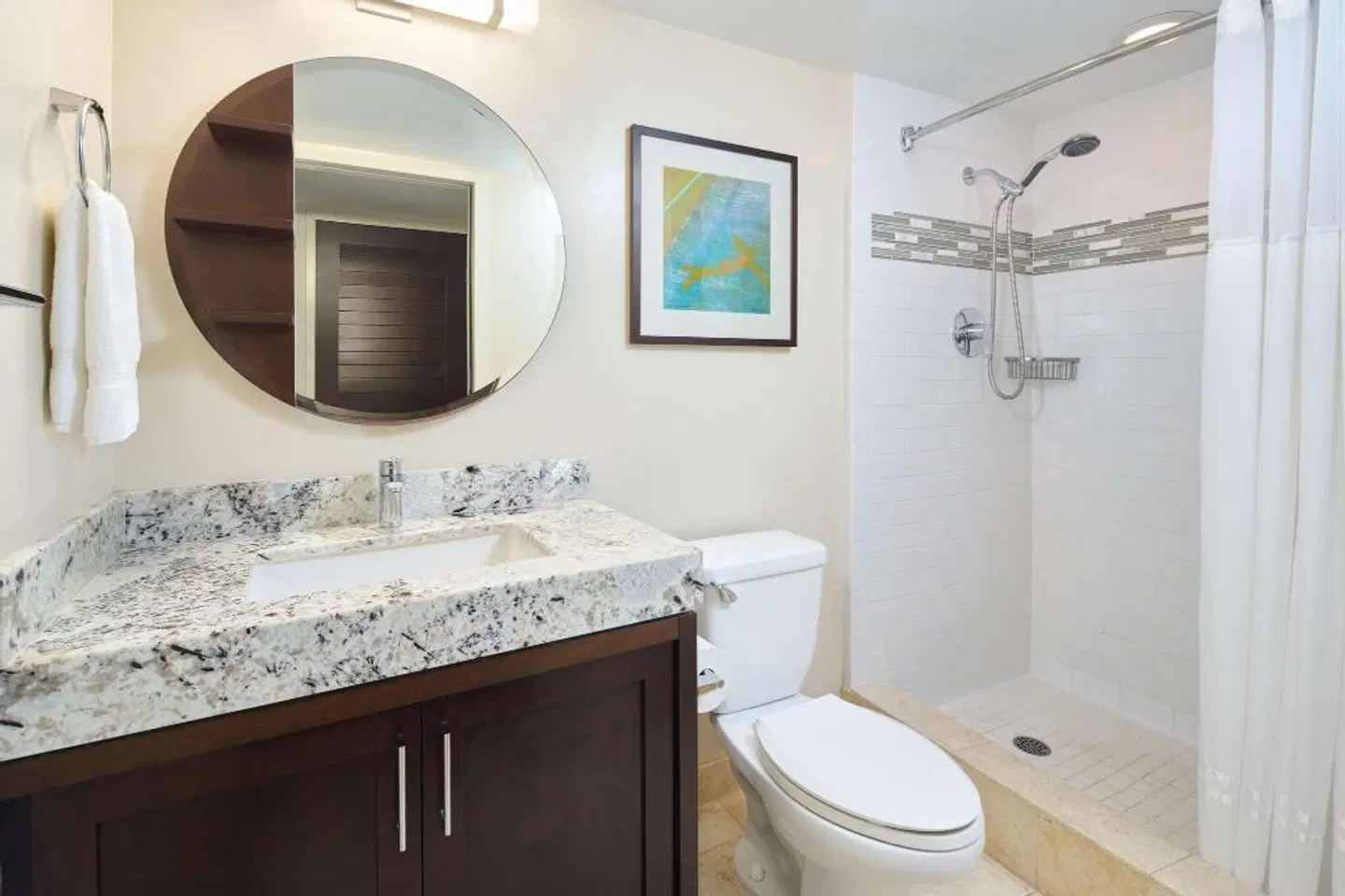 Ilikai Hotel & Luxury Suites Badezimmer