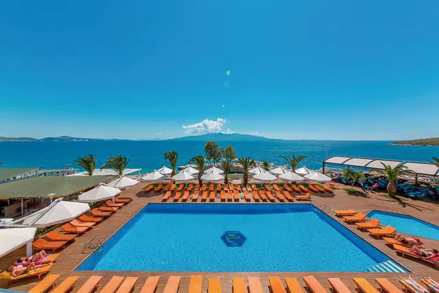 Saranda Palace OUTDOOR_POOL