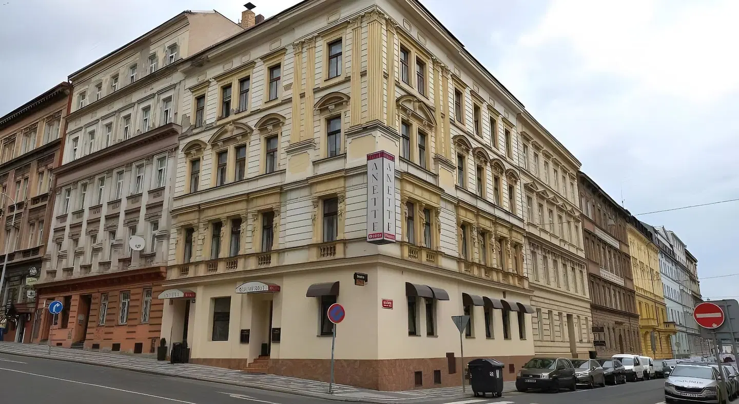 Anette Hotel EXTERIOR