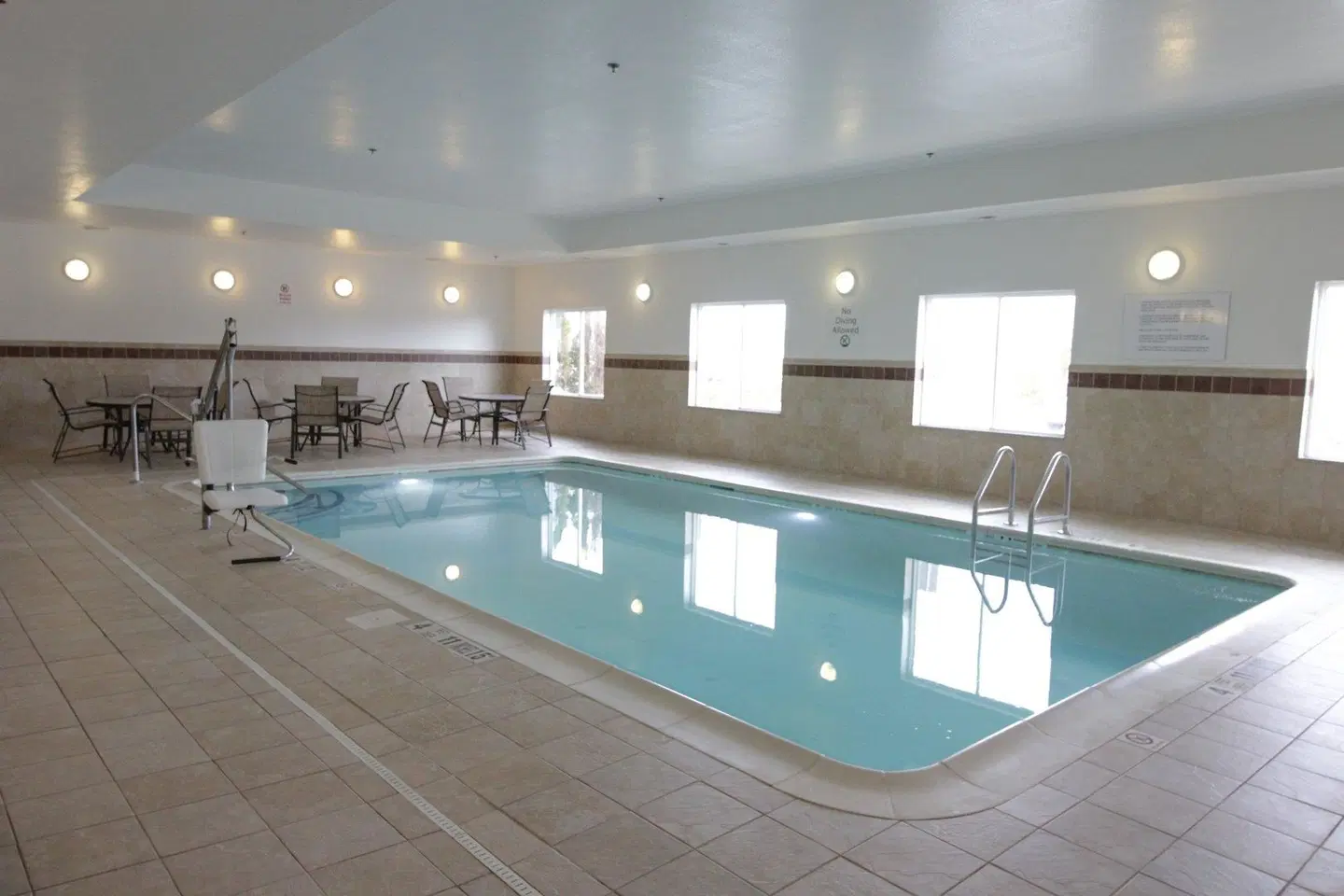 Holiday Inn Express & Suites Montgomery by IHG Hallenbad