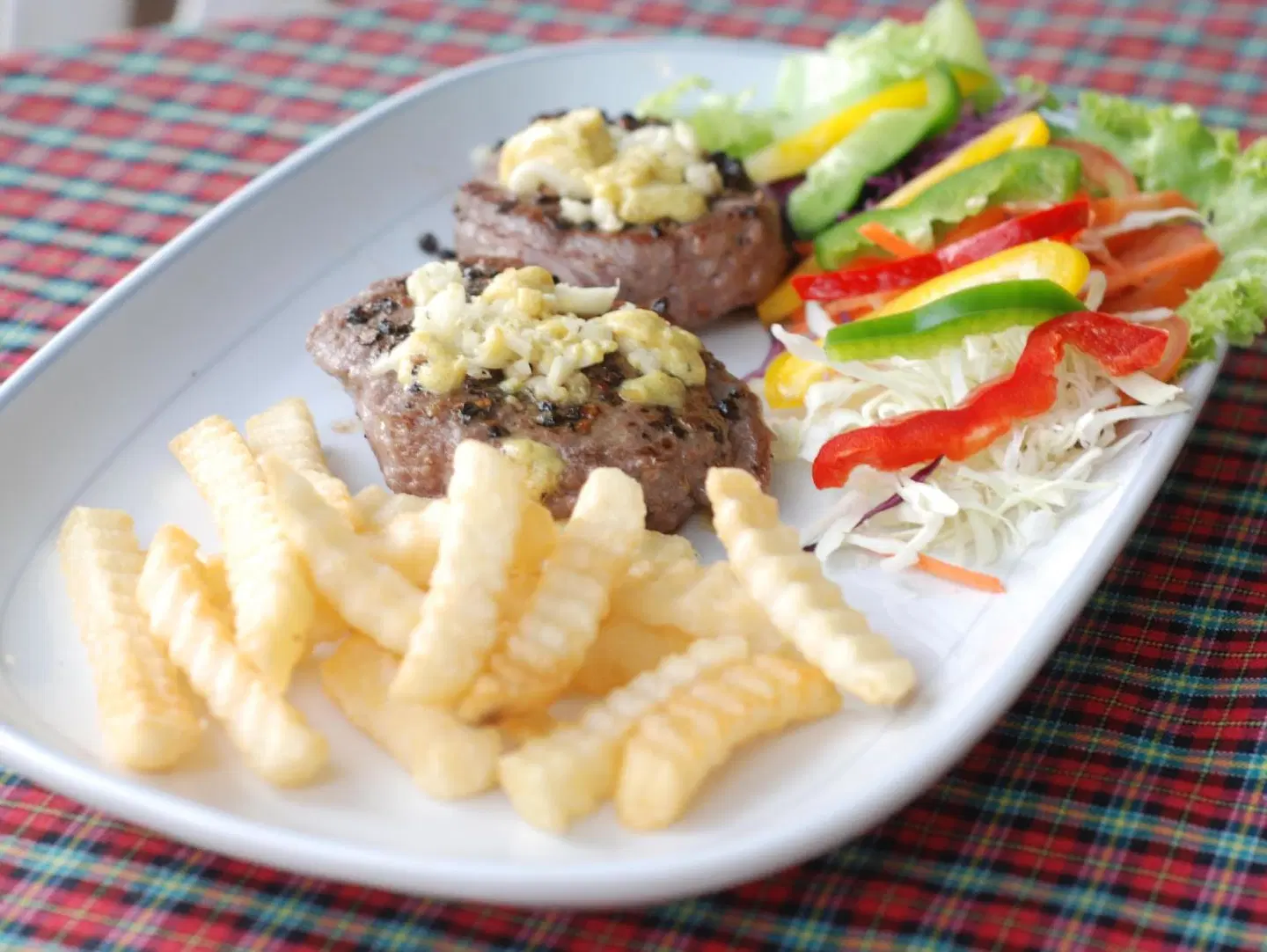 Lanta Coral Beach Resort Restaurant