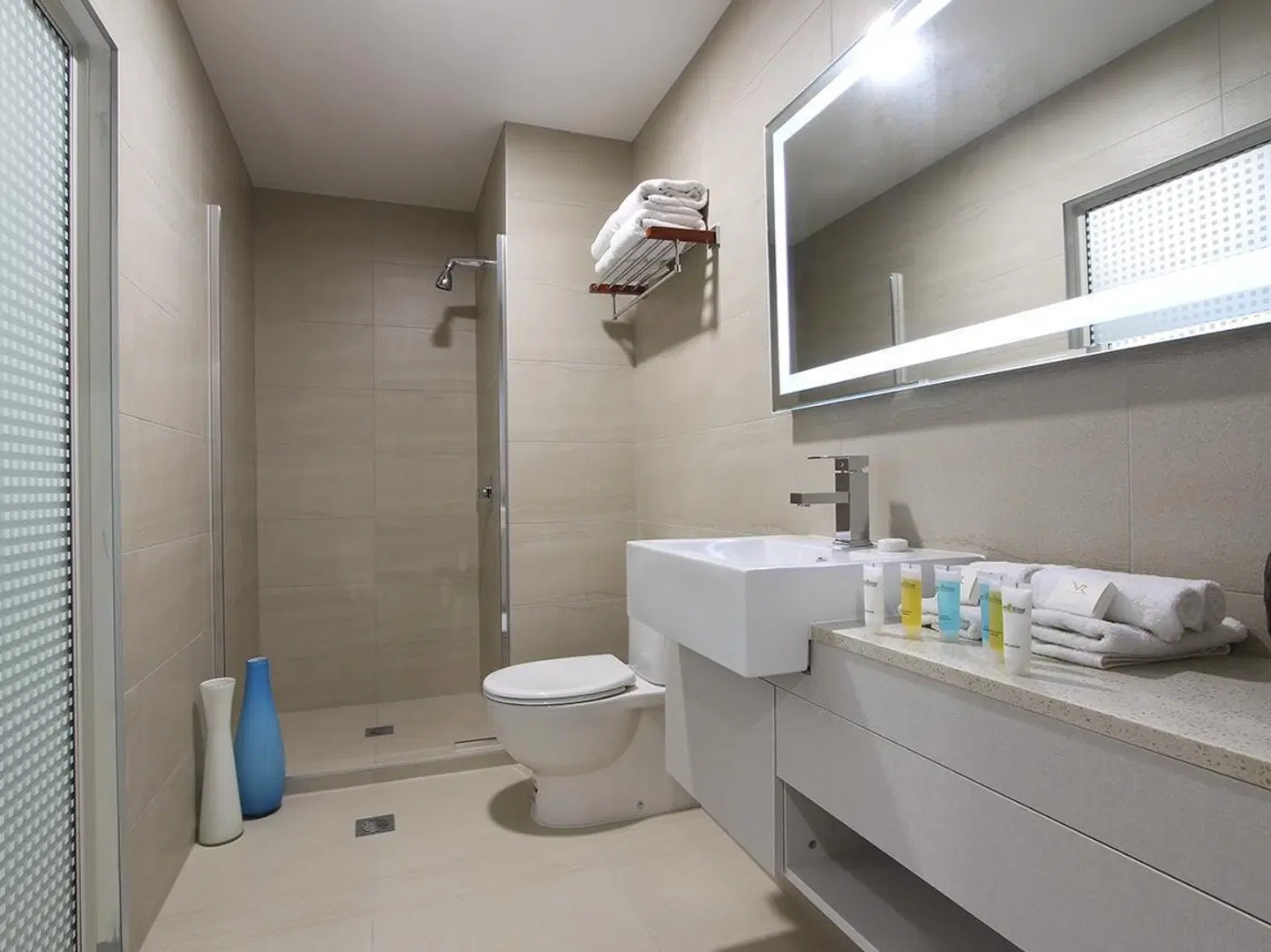 VR Queen Street Hotel & Suites Badezimmer