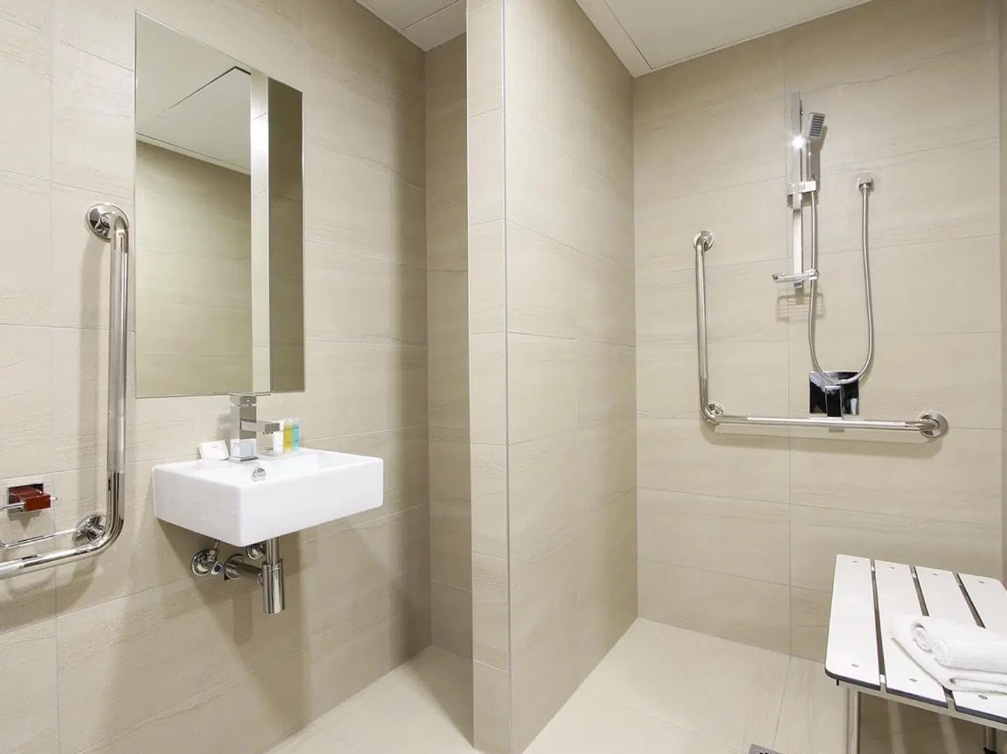 VR Queen Street Hotel & Suites Badezimmer