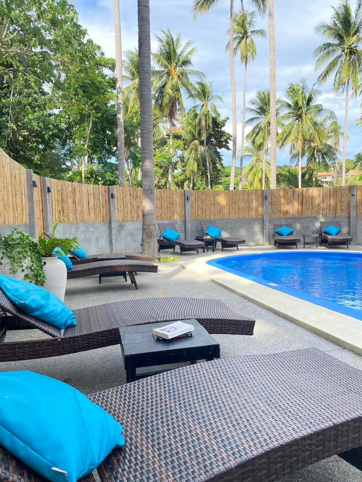 The Lazy Lodge OUTDOOR_POOL