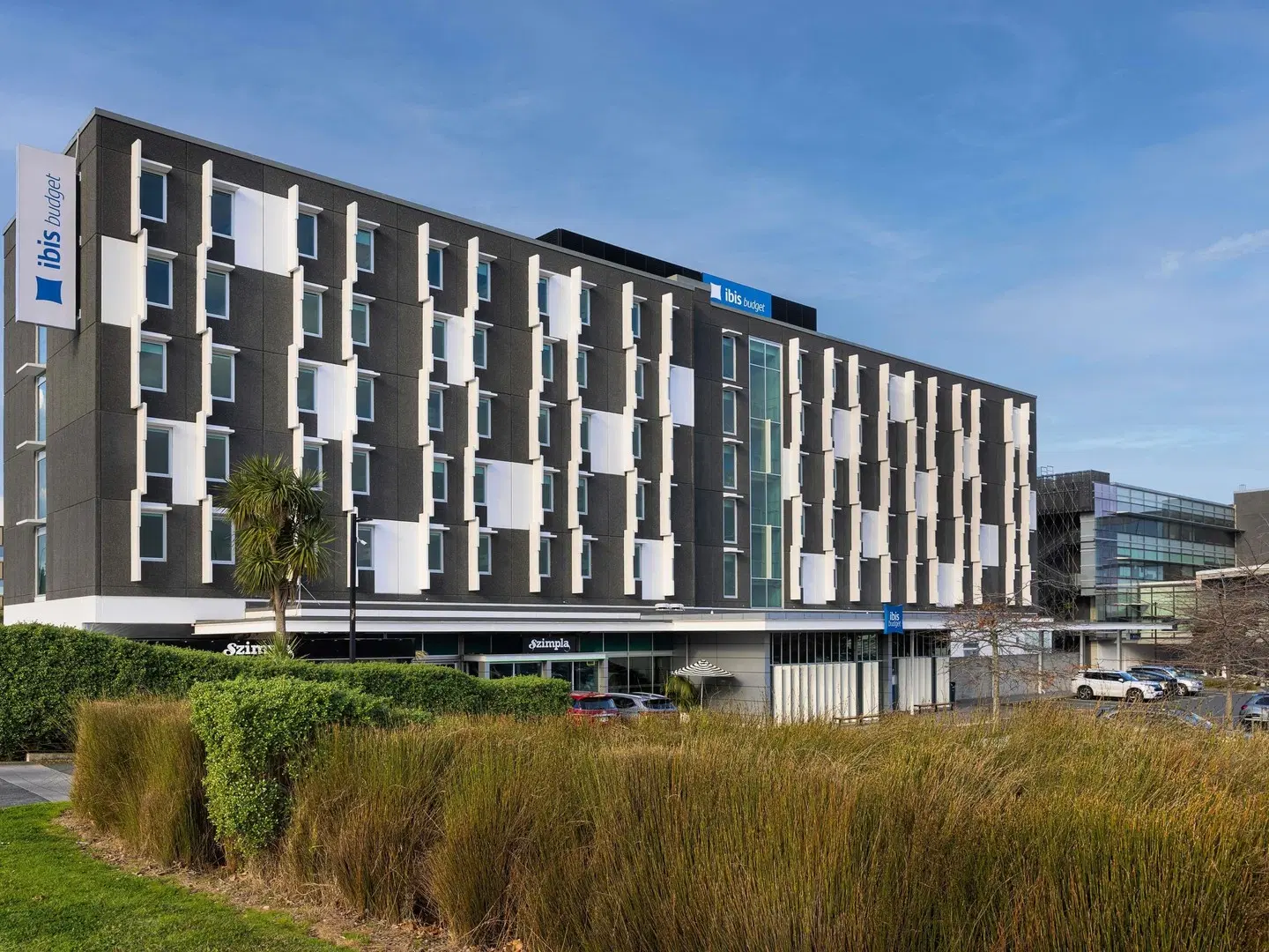 ibis budget Auckland Airport EXTERIOR