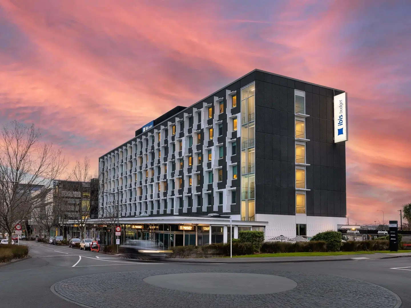 ibis budget Auckland Airport EXTERIOR
